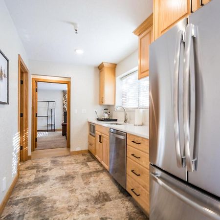 Powder Hound 1 Bedroom Brighton Chalet Экстерьер фото