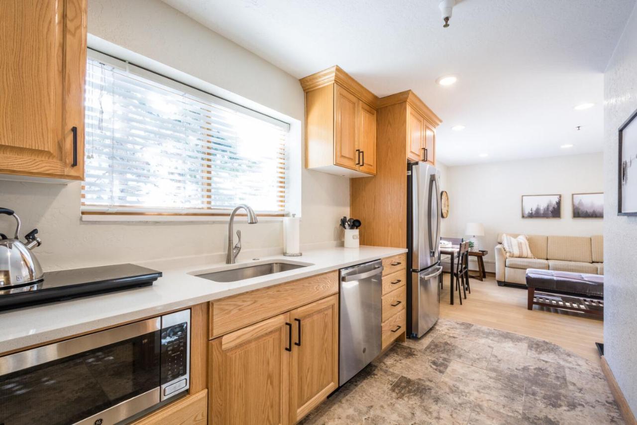 Powder Hound 1 Bedroom Brighton Chalet Экстерьер фото