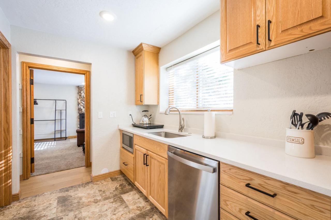 Powder Hound 1 Bedroom Brighton Chalet Экстерьер фото
